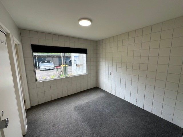  at 2/17 Woodbine Avenue, Greenlane, Auckland City, Auckland