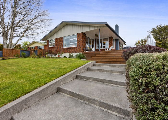  at 13 Fairbank Avenue, Stratford