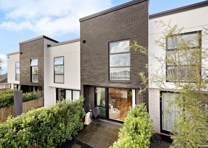  at 4 Tokai Place, Glen Eden, Waitakere City, Auckland