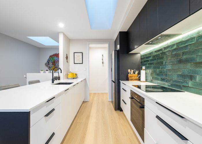  at 40 Albatross Close, Whitby, Porirua