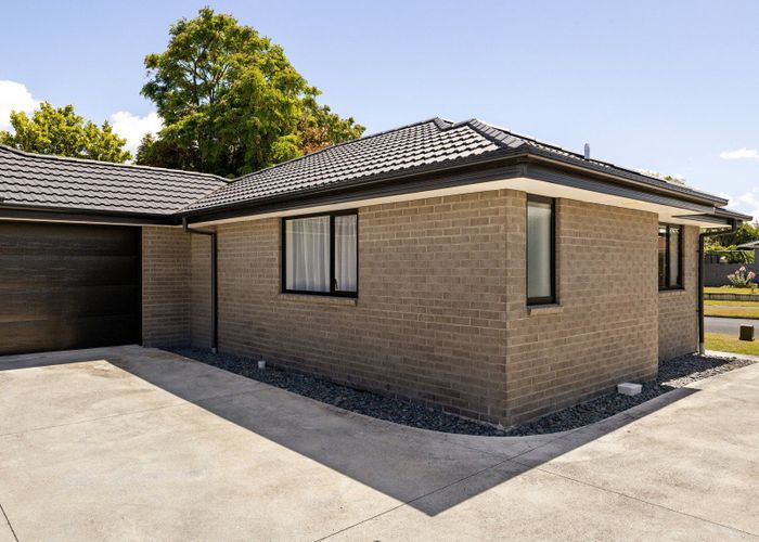  at 4/15 Dover Road, St Andrews, Hamilton