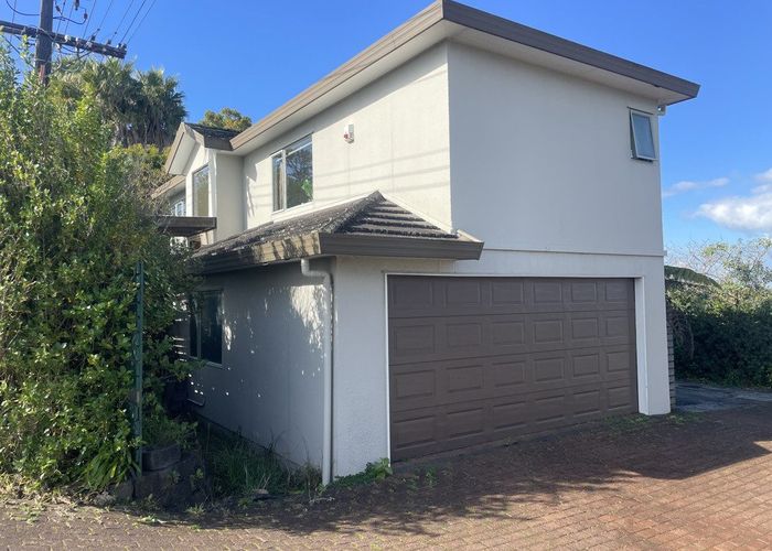  at 2/227 Sunset Road, Sunnynook, North Shore City, Auckland