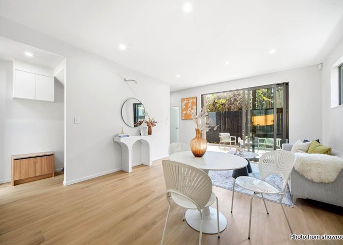  at Lot 4/584 Beach Road, Rothesay Bay, North Shore City, Auckland