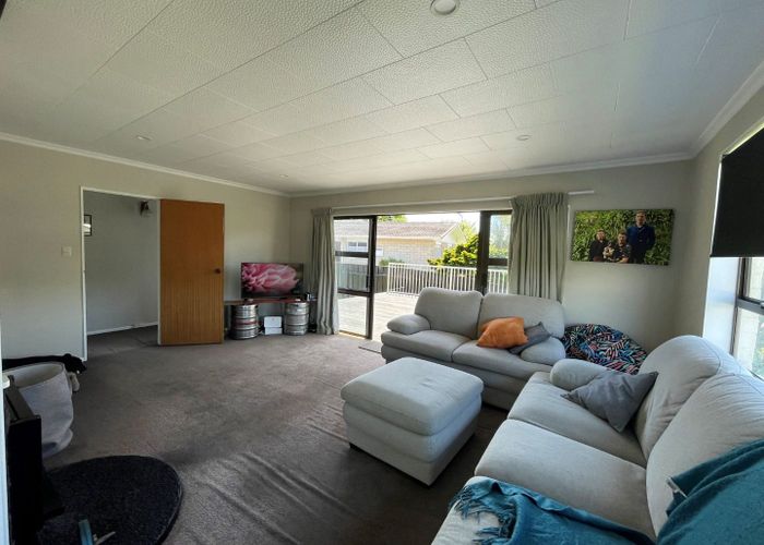  at 79 Riversdale Drive, Merrilands, New Plymouth