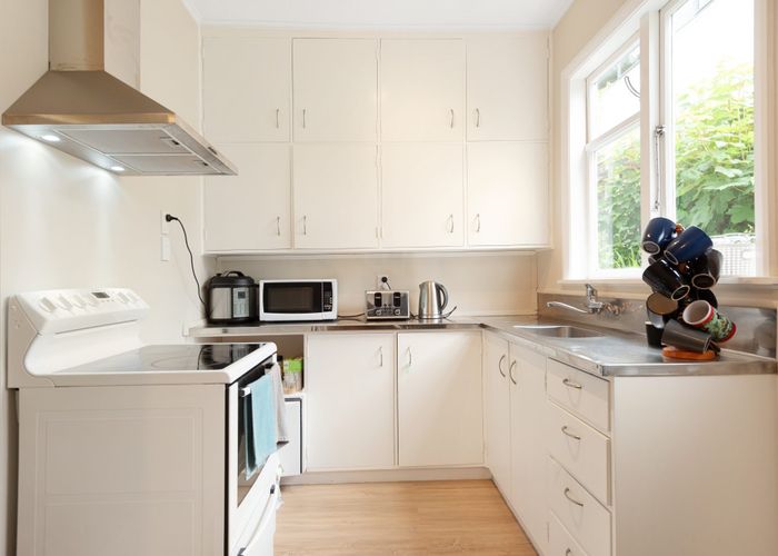 at 2/30 Ottawa Road, Ngaio, Wellington
