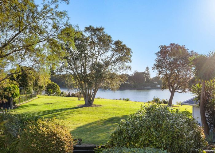  at 8 Heron Place, Waiuku, Franklin, Auckland