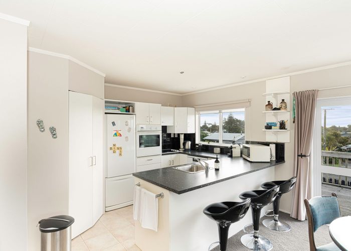  at 76 Kahukura Avenue, Waitārere Beach, Levin