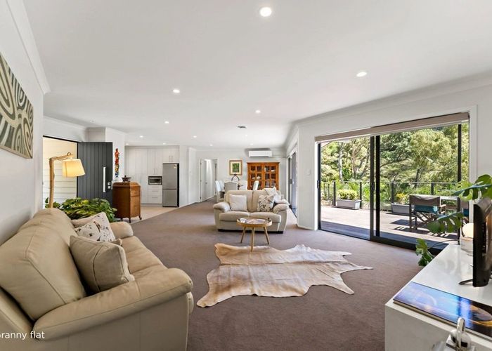  at 586 Whitford Road, Howick