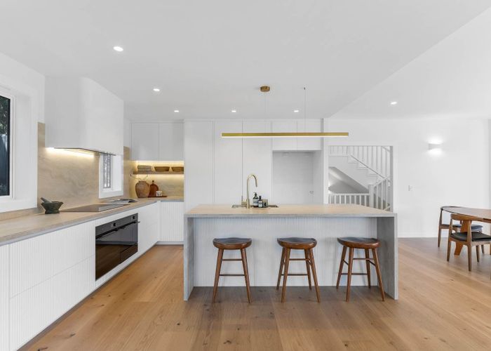  at 17 Asbury Crescent, Campbells Bay, North Shore City, Auckland