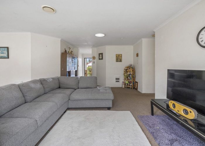  at 8 Waimarino Road, Weymouth, Manukau City, Auckland