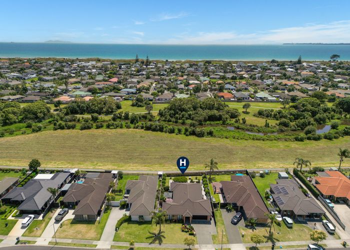  at 46 Carrington Drive, Papamoa Beach, Papamoa