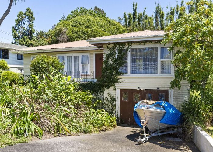 at 27 Whitmore Road, Mount Roskill, Auckland City, Auckland