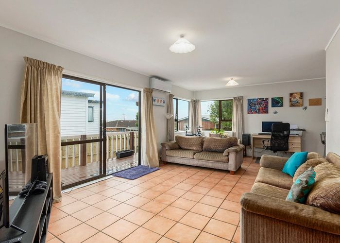 at 3/6 Harding Avenue, Te Atatu South, Waitakere City, Auckland