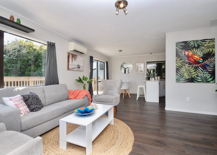 at 2/47 Flaxdale Street, Birkdale, North Shore City, Auckland