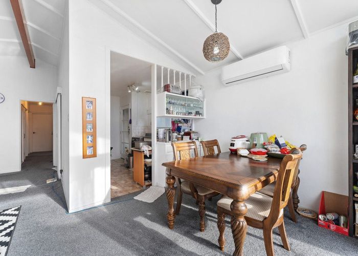  at 24 Woodcote Drive, Glenfield, North Shore City, Auckland