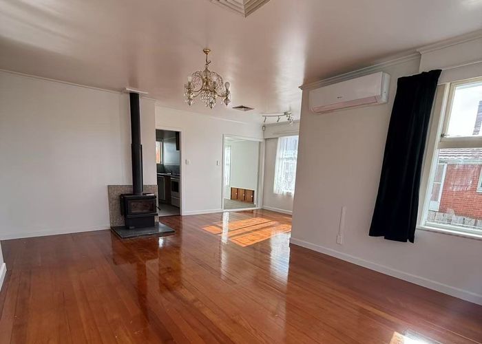  at 77 Boundary Road, Blockhouse Bay, Auckland City, Auckland
