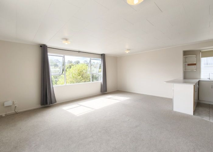  at 1/127 Spinella Drive, Glenfield, North Shore City, Auckland