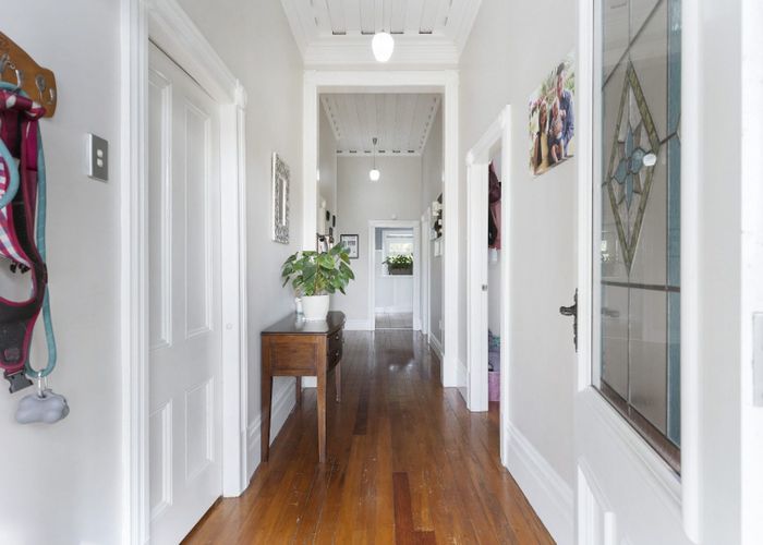  at 140 Coronation Road, Mangere Bridge, Auckland