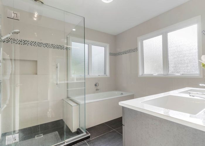  at 52 Meadowvale Avenue, Forrest Hill, Auckland