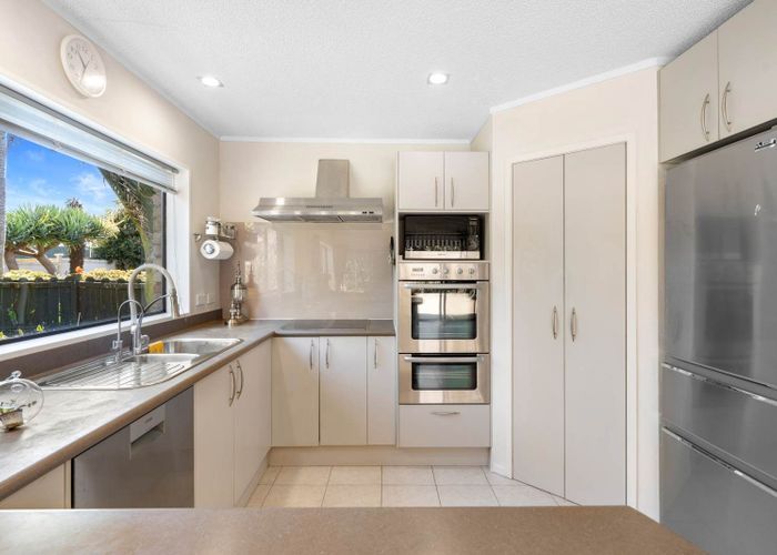  at 19 Loloma Drive, Half Moon Bay, Manukau City, Auckland