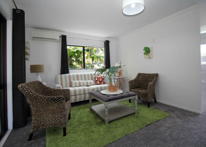  at 2/34 Plunket Avenue, Manukau Central, Auckland