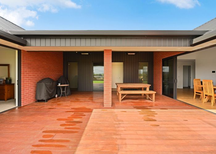  at 402 Lake Road, Horsham Downs, Hamilton, Waikato