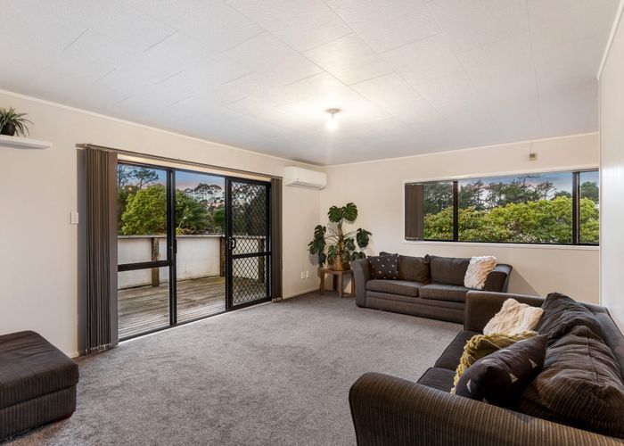  at 4 Lowell Place, Massey, Waitakere City, Auckland