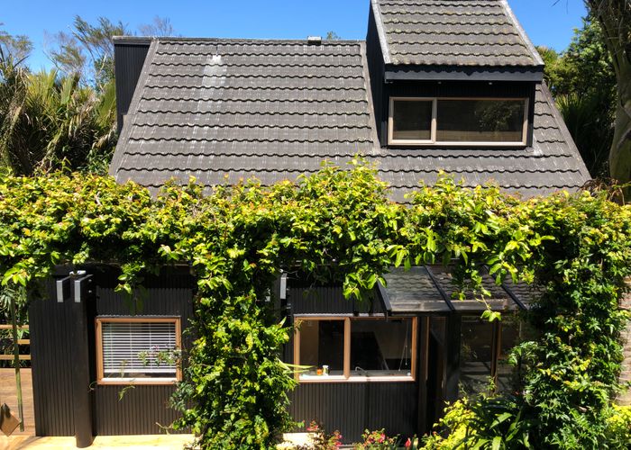  at 4 Park Hill Road, Birkenhead, Auckland