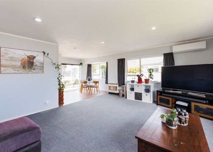  at 43 Dalfield Place, Highbury, Palmerston North