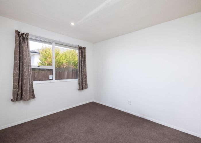  at 2/10 Seafield Place, South New Brighton, Christchurch