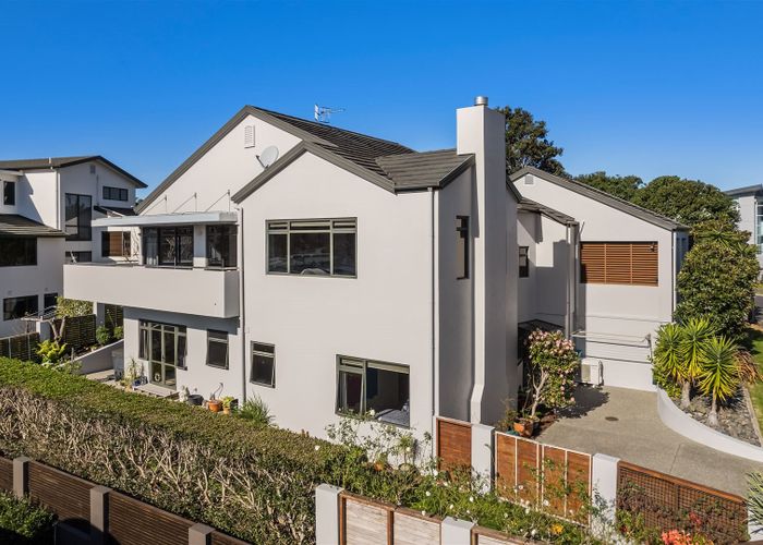 Free property data for 12 Allen Johnston Place, Saint Johns, Auckland