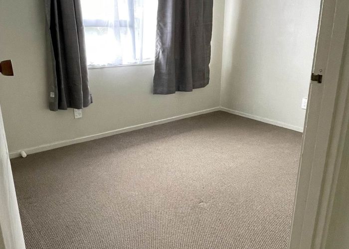  at 1/20 Landsdale Place, Massey, Waitakere City, Auckland