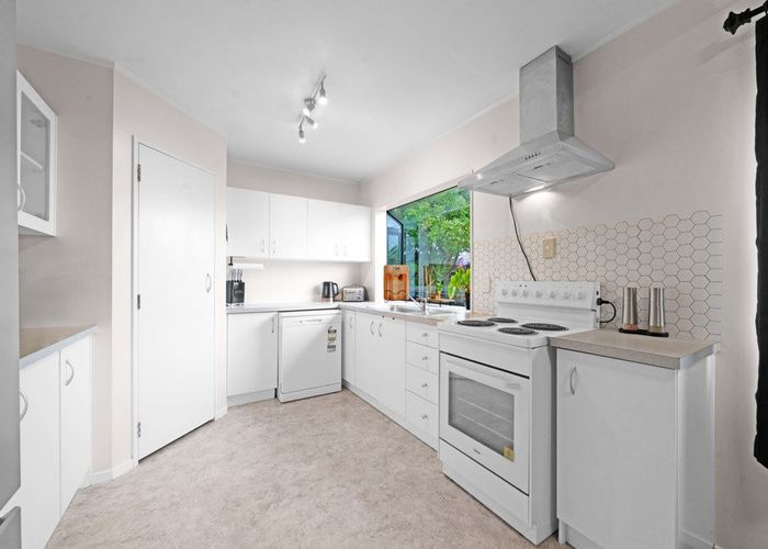  at 2/101 Settlement Road, Papakura, Papakura, Auckland