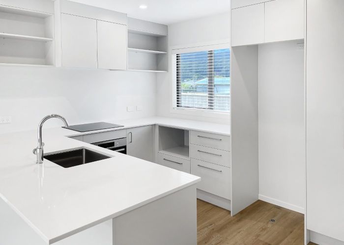  at 2/9 Main Road, Wainuiomata, Lower Hutt, Wellington