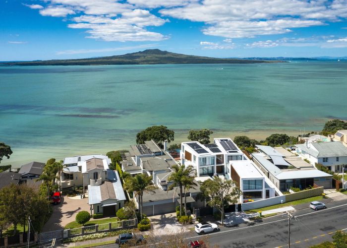 at 54 Seacliffe Avenue, Belmont, Auckland