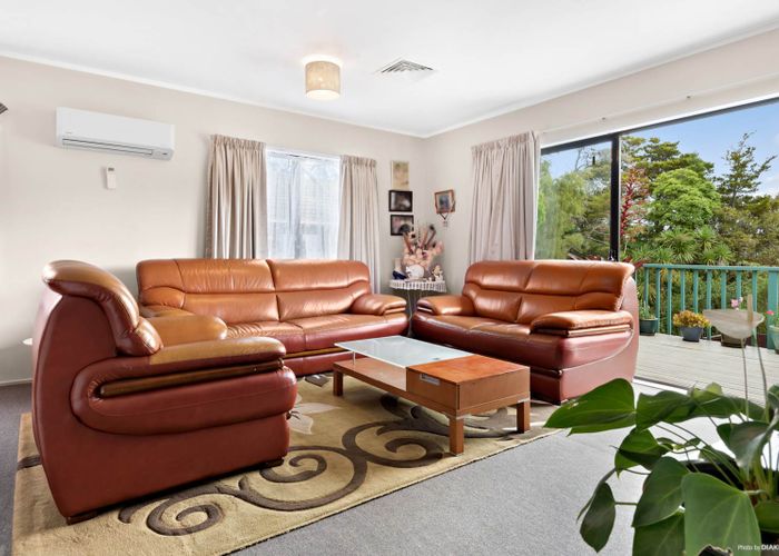  at 2/18 Evans Road, Glen Eden, Auckland