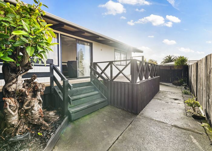  at 2/14 Idlewild Avenue, Mangere, Manukau City, Auckland