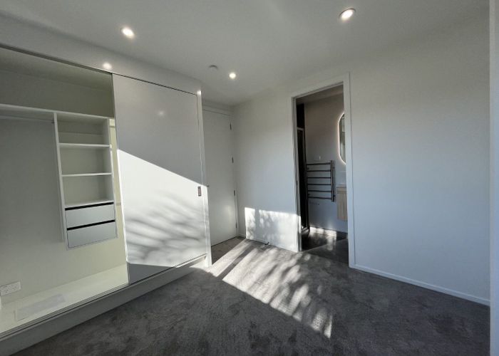  at 7/10 Fairclough Road, Beach Haven, North Shore City, Auckland
