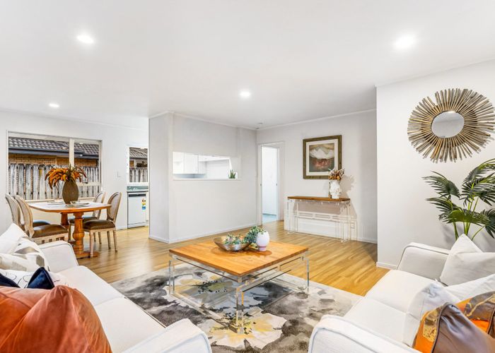  at 10 Blowers Place, Flat Bush, Auckland