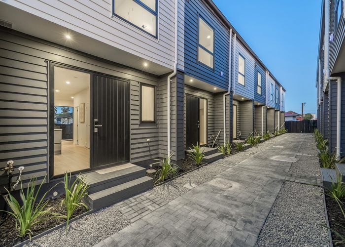  at 3/1 Cape Road, Mangere, Auckland