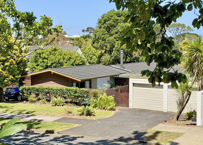  at 5 Holyoake Place, Chatswood, North Shore City, Auckland