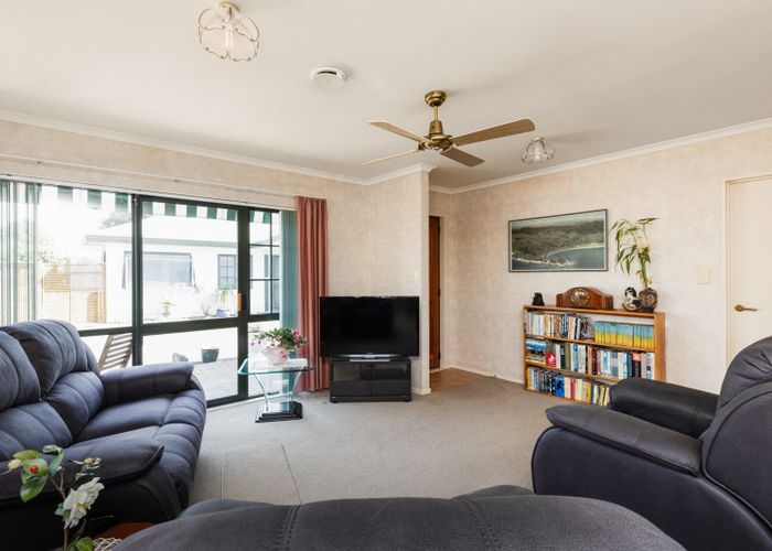  at 6/2A SPRIGGS CRES, GREENMEADOWS, NAPIER