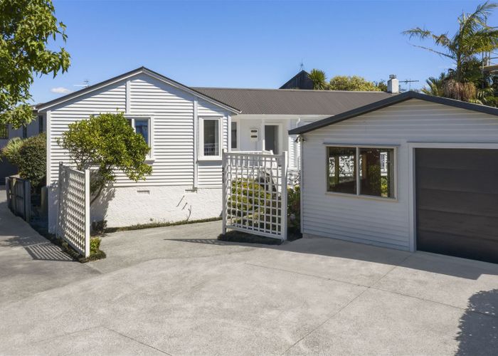  at 275 Lake Road, Belmont, Auckland