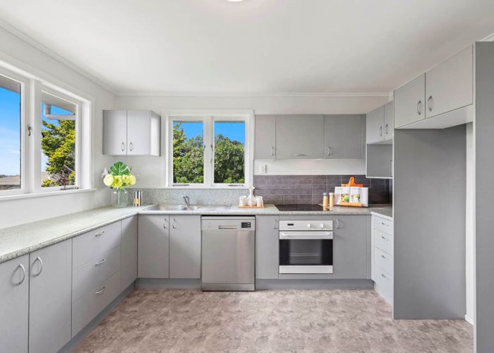  at 1/339 Wairau Road, Totara Vale, North Shore City, Auckland