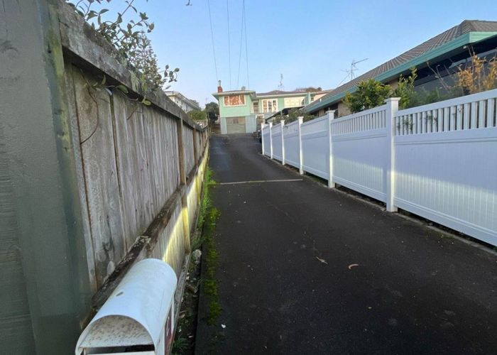  at 2/27 Quona Avenue, Hillsborough, Auckland City, Auckland