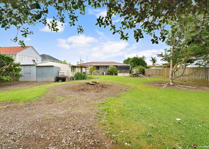  at 21 Cheviot Street, Mangere East, Auckland