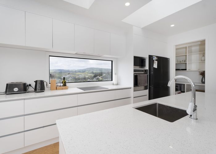  at 9 Topsail Way, Whitby, Porirua