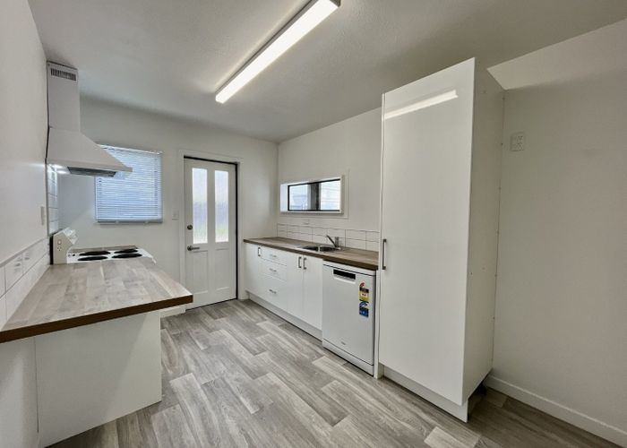  at 2/11 Burns Street, Sydenham, Christchurch
