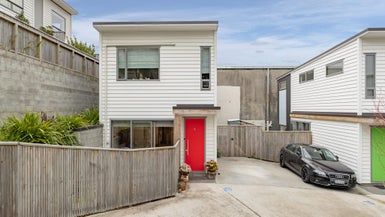  at 6/7 Handyside Street, Tawa, Wellington