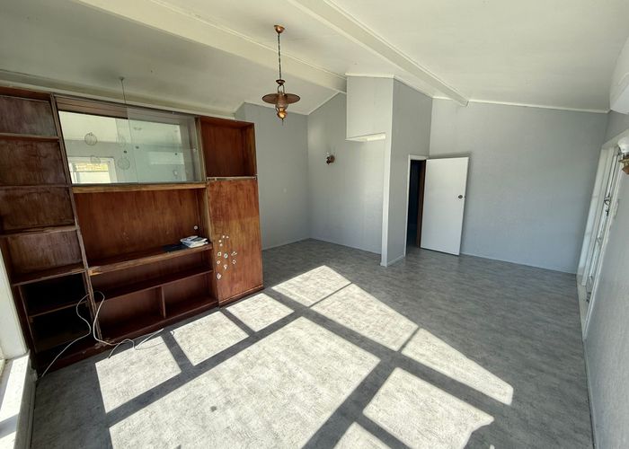  at 57 Chatsworth Crescent, Pakuranga Heights, Manukau City, Auckland